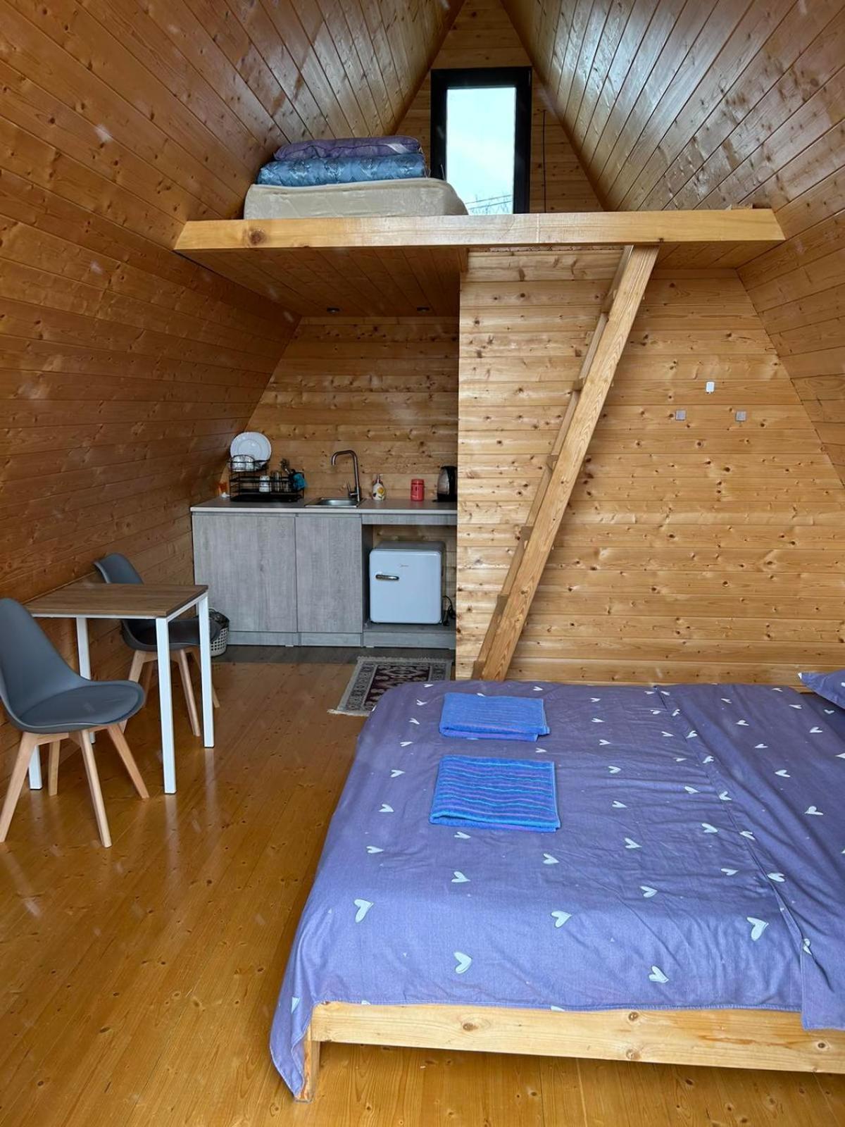 Cottage In Udabno Extérieur photo