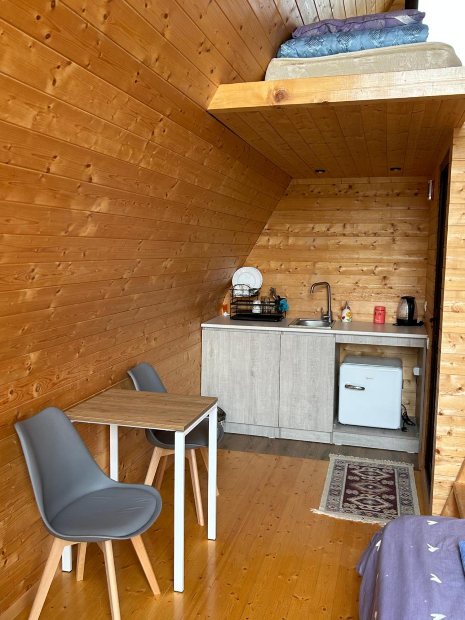 Cottage In Udabno Extérieur photo